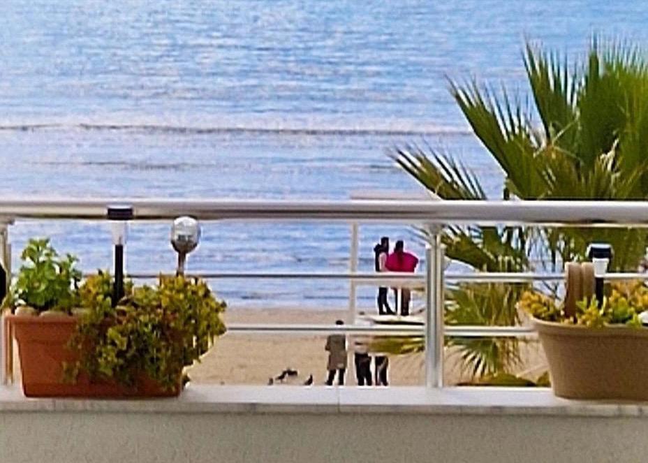 Durres Strand Direkt Am Meer 外观 照片
