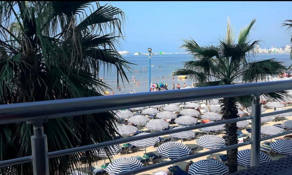 Durres Strand Direkt Am Meer 外观 照片